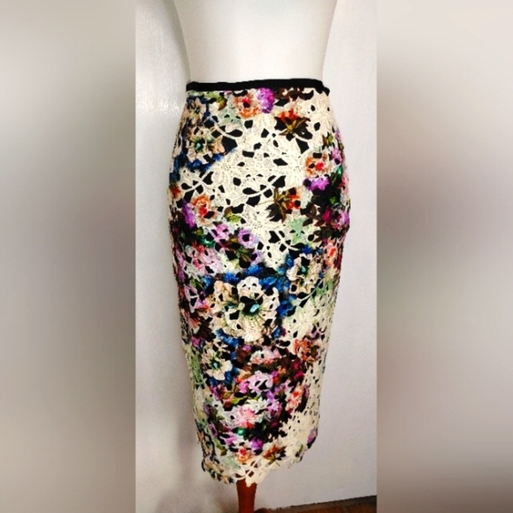 NICOLE MILLER ARTELIER LACE PENCIL SKIRT - Picture 1 of 8